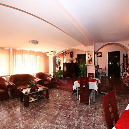 Radena Hotel Arad Ngoại thất bức ảnh