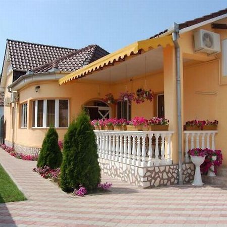 Radena Hotel Arad Ngoại thất bức ảnh