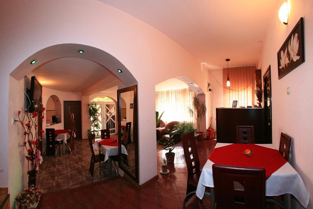 Radena Hotel Arad Ngoại thất bức ảnh